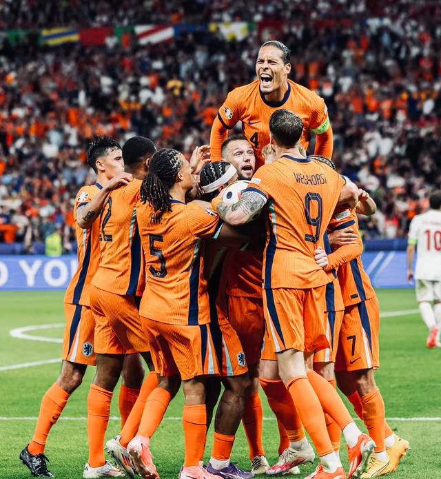 欧宝体育官网-荷兰队在足球比赛中创造惊人战绩英文